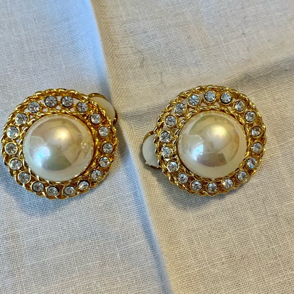 Jewelry - Clip on Earrings